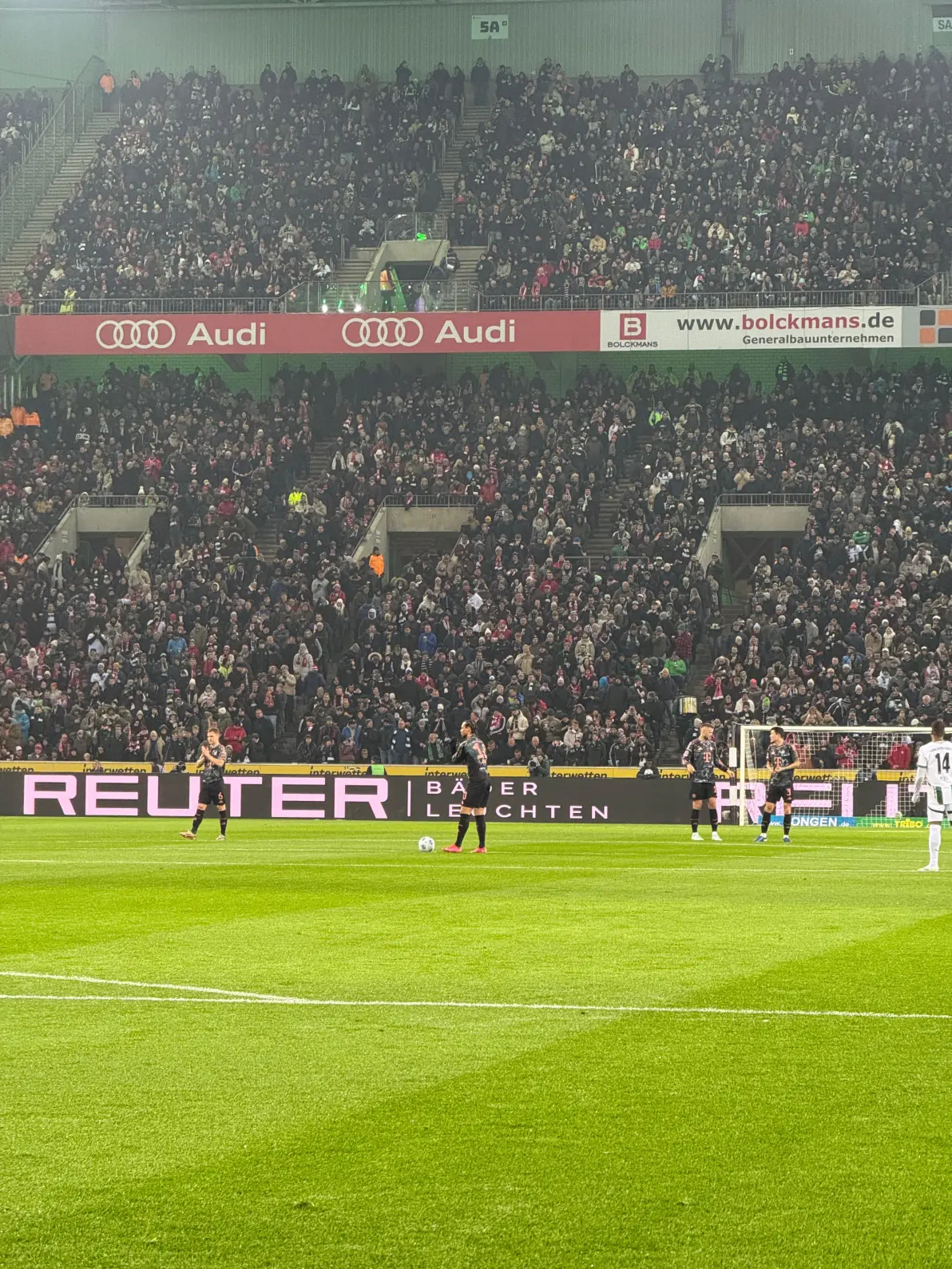 开云体育官网-沙尔克vs门兴格拉德巴赫