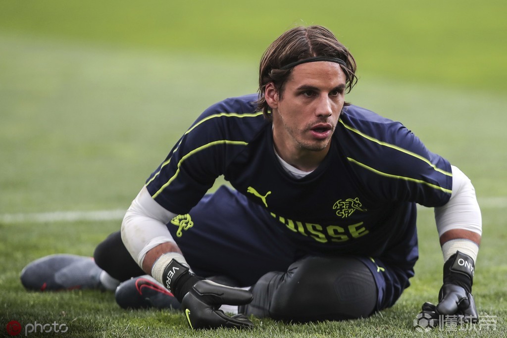 开云app-巴塞罗那陆莉高低杠